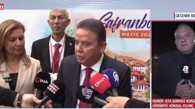 Muhittin Böcek hastaneye kaldırıldı