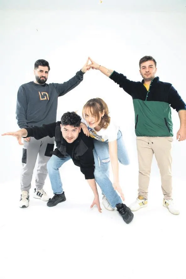 burcu-ozberkten-ilginc-itiraf-o-zaman-cok-kucuktum-1645222770518.jpeg Burcu Özberk'ten ilginç itiraf! 'O zaman çok küçüktüm'-5