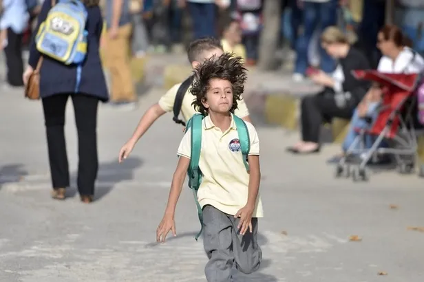 mebden-flas-karar-4-gun-kala-kaldirildi-milli-egitim-bakanligi-az-evvel-acikladi-liseler-haric-anaokulu-1-2345-1694067092599.jpg Milli Eğitim Bakanlığı az evvel açıkladı! MEB'den flaş karar, kaldırıldı! Liseler hariç anaokulu + 1, 2,3,4,5,6,7,8. sınıflar...-3