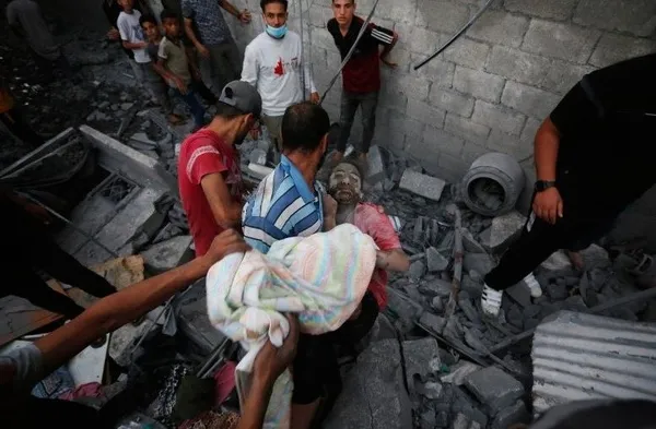 1697727744250.jpeg Gazze'de İsrail saldırısının vurduğu küçük Haya'nın hayalleri ve bedeni enkaz altında kaldı! En acı vasiyet: "Geriye bir şey kalırsa bağışlansın"-5