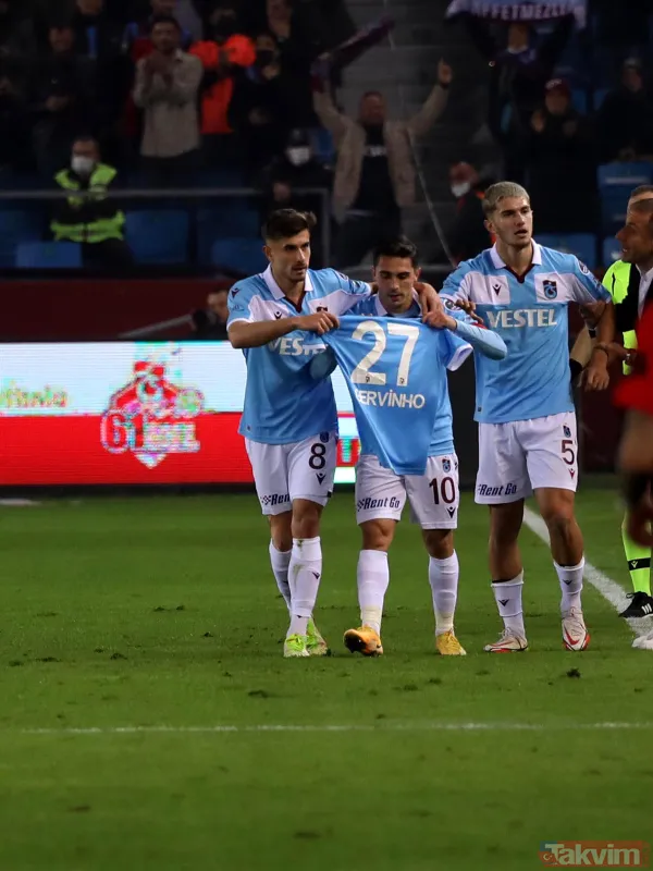 Trabzonspor - Gaziantep FK maçında ilginç olay! Arda Akbulut kaleye geçince Muhammet Taha Tepe maça motosikletle yetişti - 22