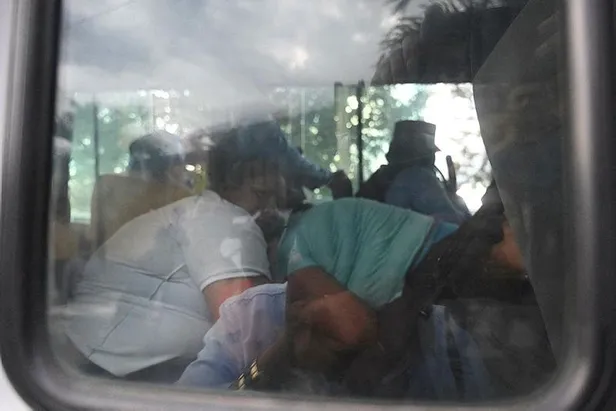 hondurasta-kadinlar-hapishanesinde-cikan-kavgada-41-mahkum-oldu-1687312155861.jpeg Honduras'ta kadınlar hapishanesinde çıkan kavgada 41 mahkum öldü-4