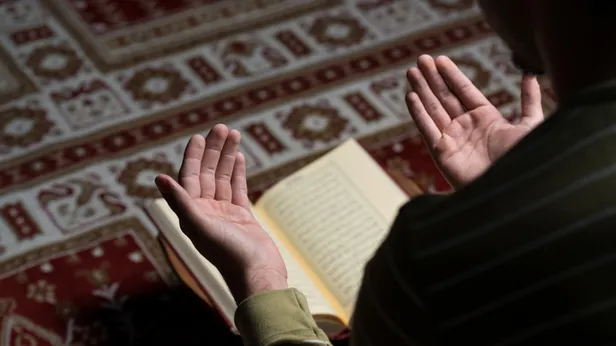 Kur'an hangi gece indi? 🙏Kur’an-ı Kerim hangi ayda indirilmiştir? Kur’an-ı Kerim’in indirildiği geceye ne denir?-6