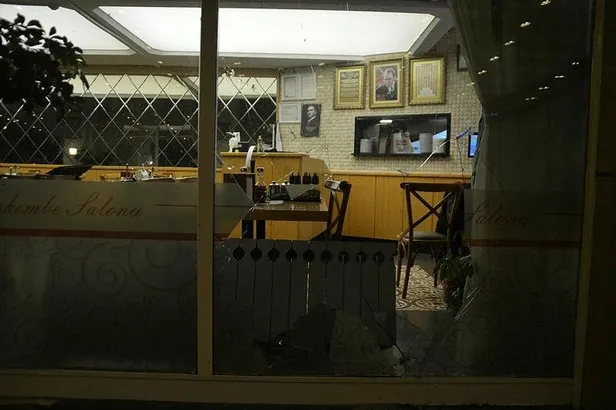 1639354085854.jpeg Büyükçekmece'de alkollü sürücü direksiyon hakimiyetini kaybederek ortalığı savaş alanına çevirdi! 2 bekçi yaralandı-13