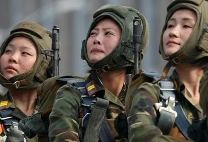 Kuzey Kore’de kadın askerlere resmen işkence ediliyor!