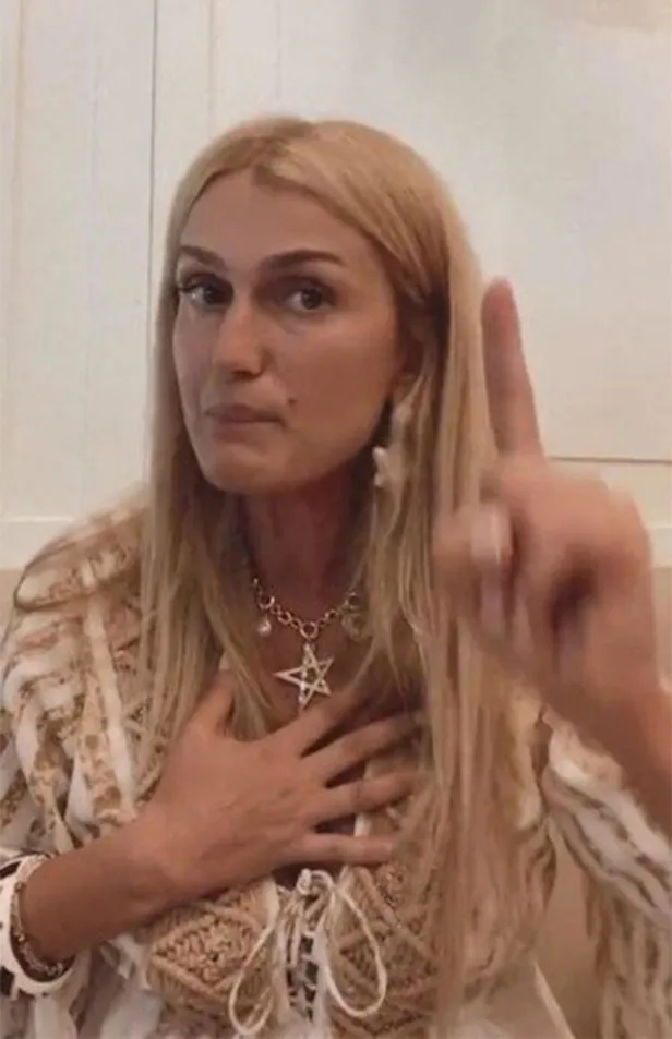 Manavgat yangını sonrası 'felç geçirdim' diyip açılışa katılan Tuğba Özay deliye döndü 'Daha fazla acı çekmemi istediniz!'-7