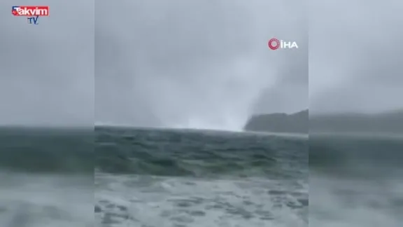 Marmaris Körfezi’nde hortum paniği!