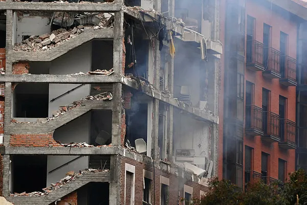 son-dakika-ispanyanin-baskenti-madridde-siddetli-patlama-1611154346586.jpg