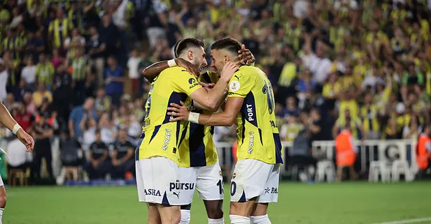 Kadıköy'de ikinci bahar! Fenerbahçe Süper Lig'de Alanyaspor'u 3-0 yenerek 3 puanı kaptı