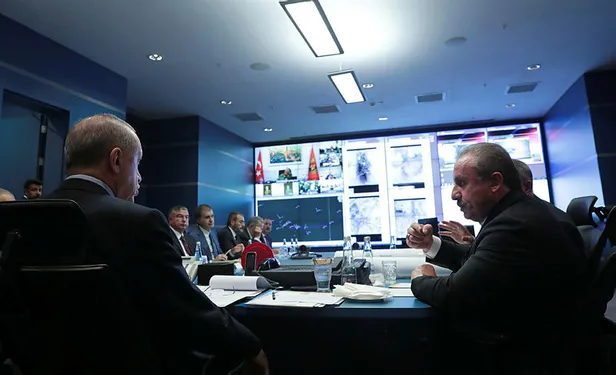 Son dakika: Başkan Recep Tayyip Erdoğan Barış Harekatı'nı harekat merkezinden takip ediyor! İşte o görüntüler-1