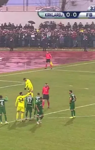 Fenerbahçeli futbolcu Deniz Türüç Panenka penaltısını böyle kaçırdı |Video