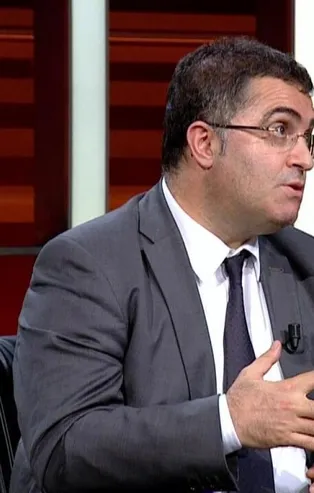 Millet iradesini hazmedemiyorlar! Ersan Şen'den AK Parti ve Başkan Erdoğan'ı destekleyen vatandaşlara hakaret: Örümcek kafalılar