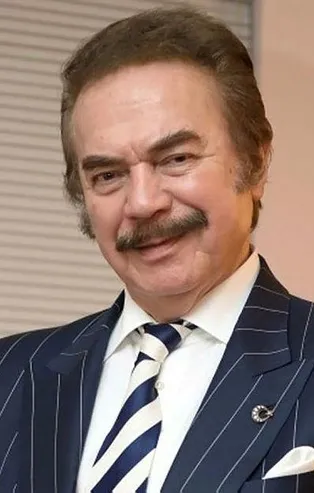 Orhan Gencebay'dan bakanlığın verdiği desteği 'biz yaptık' diyerek sahiplenen MÜYORBİR'e sert tepki