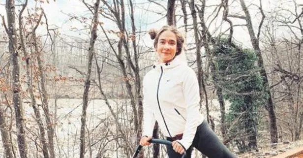 Oyuncu Müge Boz minik kızı Vina ile Belgrad Ormanı’nda yürüyüşe çıktı