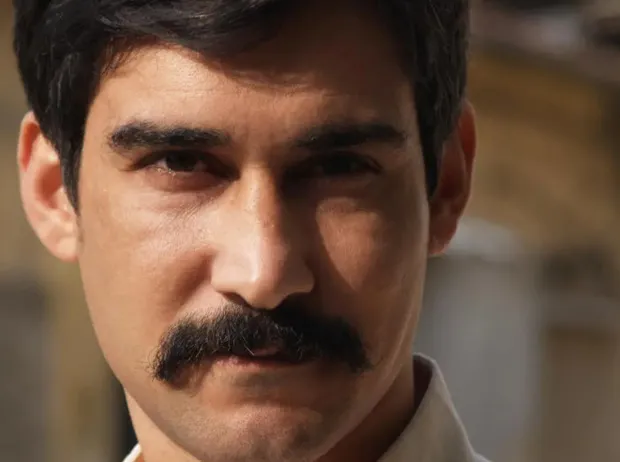 Sadakatsiz'in Volkan'ı Caner Cindoruk'a bak sen! Resmen maaile ortalığı ele geçirmişler babasından, kardeşine hatta amcasına kadar...-8