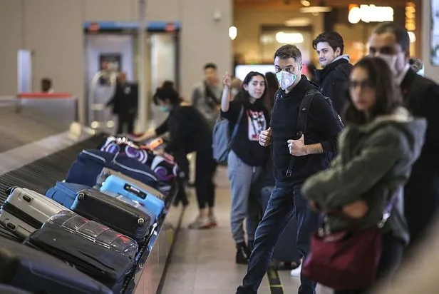 İngiltere'deki Türk vatandaşlarını taşıyan uçak İstanbul'a geldi: Türkiye kadar ciddiye alan yok-2