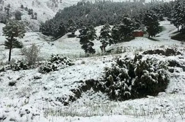 Erzurum Oltu'da Mayıs ayından kar sürprizi
