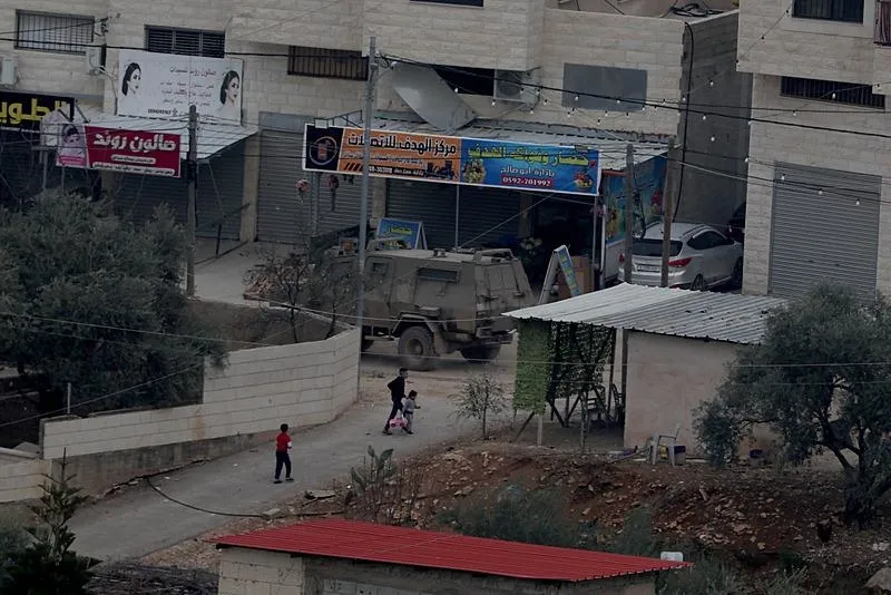 Soykırımcı İsrail'in saldırıları devam ediyor: 30 bin kişi Cenin Mülteci Kampı'nı terk etti (AA)