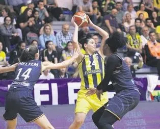 Fenerbahçe Çukurova engelini farklı geçti