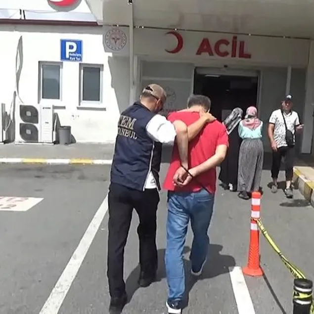 FETÖ’cü savcı enselendi!