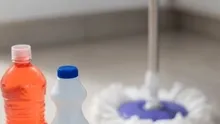 Hepimizin mutfağında var... Paslı, kararmış derz aralarını silgi gibi silecek 2 malzeme!