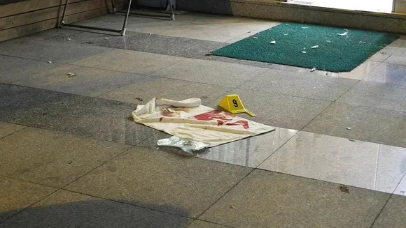 Kadıköy'de dehşet! Cezaevi firarisi önüne geleni bıçakladı-1
