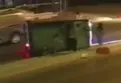 Yer: İzmir! Devrilen kamyonetin kasasından yola böyle düştüler... O anlar kamerada