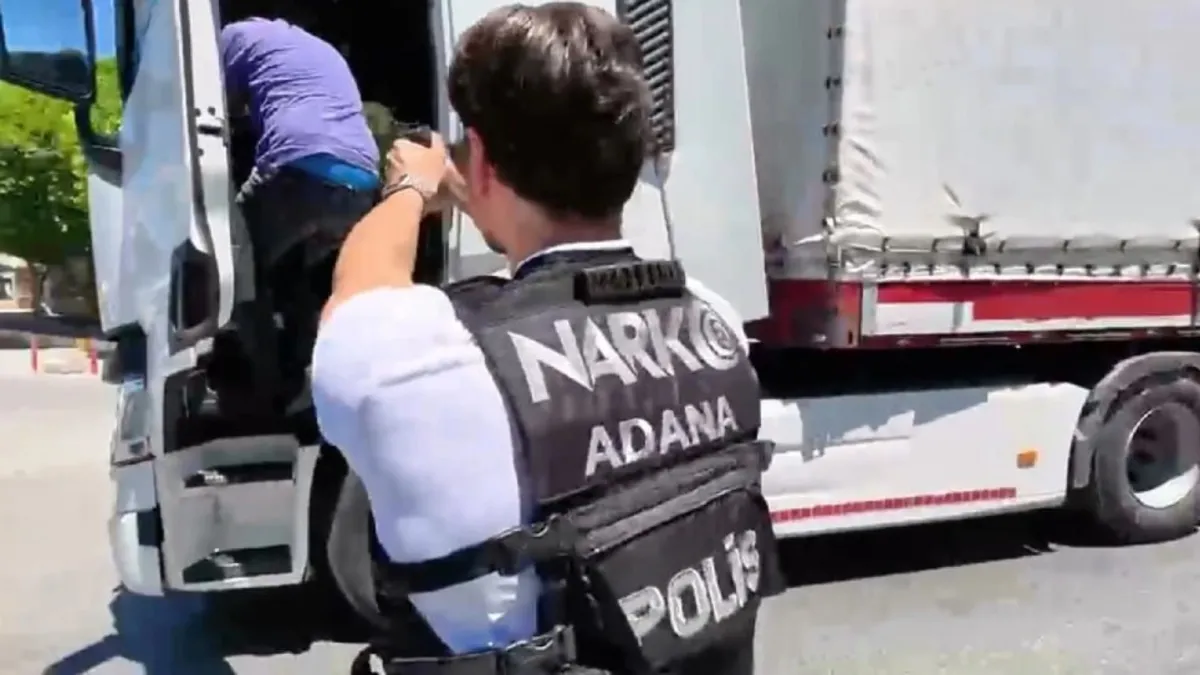 FETÖ’nün MEB, finans ve emniyet mahrem yapılanmalarına 13 ilde operasyon: 78 şüpheli gözaltında, 9,7 milyon TL ele geçirildi