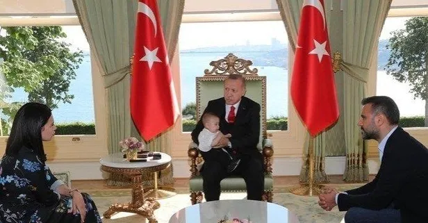 Başkan Erdoğan, kendisini ziyarete gelen Alişan ile bayramlaştı