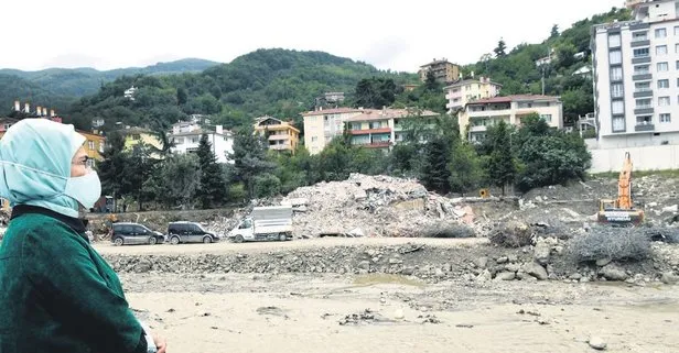 Emine Erdoğan sel felaketinden etkilenen bölgeleri ziyaret etti: Allah tekrarını yaşatmasın