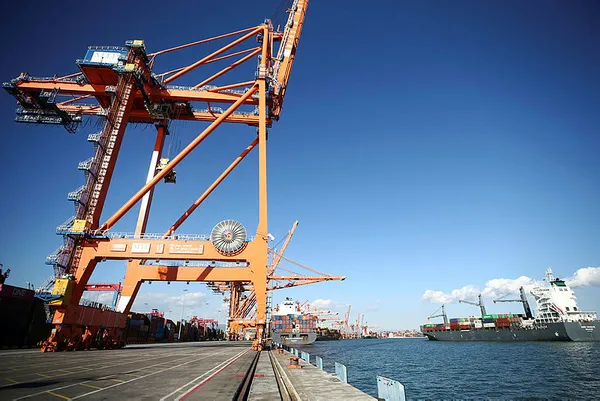 ihracattaki-rekorlar-sonrasi-mersin-uluslararasi-limani-kapasitesini-artiriyor-artik-dunyanin-en-buyukleri-gelecek-1638866200286.jpg İhracattaki rekorlar sonrası Mersin Uluslararası Limanı kapasitesini artırıyor! Artık dünyanın en büyükleri gelecek-11