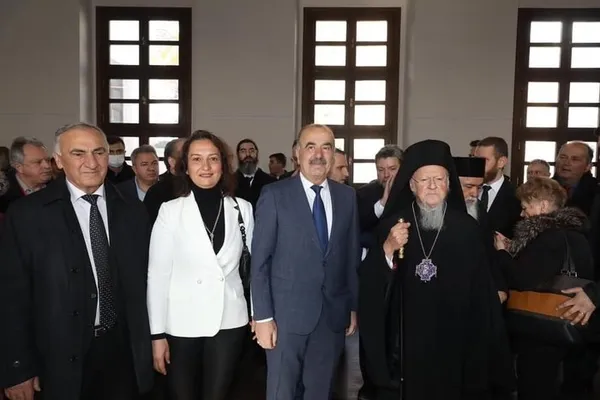 1674539131460.jpg CHP’li başkandan skandal 'Ekümenik' paylaşımı: Lozan Antlaşmasına aykırı ifade kullandı: Tepkiler gelince sildi-3