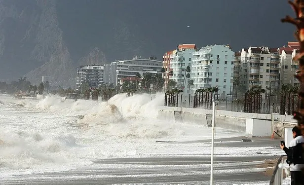 Meteoroloji'den kuvvetli rüzgar uyarısı: Ağaç devrilmelerine dikkat-3