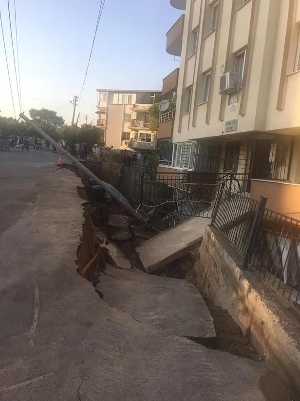İzmir'de korkunç olay! İstinat duvarı çöktü-3