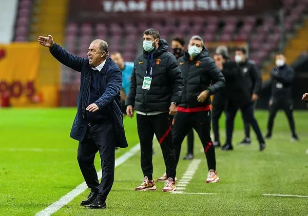 Fatih Terim 5 dakikalık uzatmaya isyan etti! "Bırakın da oynayalım"-2