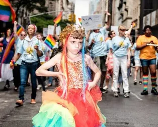 Gelecek nesilleri bekleyen büyük tehlike! Pedofili sapkınlığının normalleştirilmesi