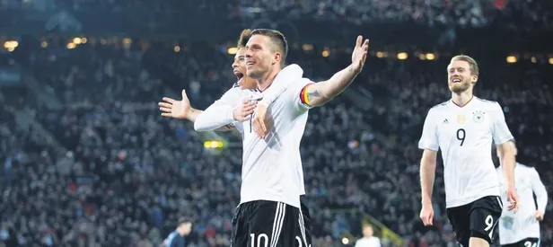 Lukas Podolski veda gecesinde