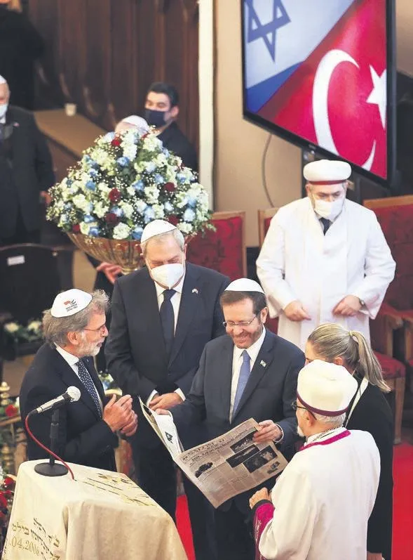 rusya-dogum-hastanesini-silah-deposu-bahanesiyle-yerle-bir-etti-3-olu-17-yarali-1646950306456.jpeg Rusya, doğum hastanesini silah deposu bahanesiyle yerle bir etti: 3 ölü 17 yaralı-17