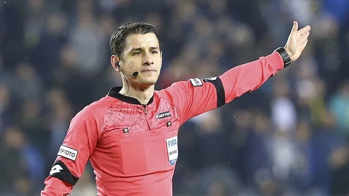 halil-umut-meler-kimdir-kac-yasinda-halil-umut-meler-nereli-hayati-ve-biyografisi-1702324725156.jpg Halil Umut Meler nereli? Hakemliği bıraktı mı? Halil Umut Meler kimdir, kaç yaşında? Hayatı ve biyografisi...-5