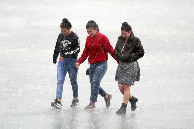 Meteoroloji'den son dakika sağanak yağış uyarısı | 25 Mart Çarşamba hava durumu