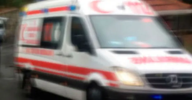 Fethiye'de korkunç kaza! Park halindeki kamyonlara çarpan ambulanstaki 3 sağlık çalışanı yaralandı