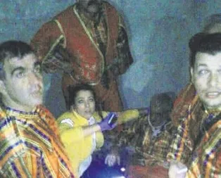 Mehter takımı asansörden düştü