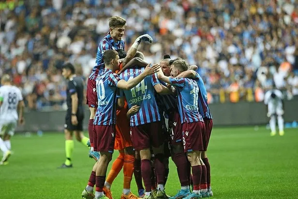 Özel haber... Trabzonspor'da Abdullah Avcı'nın odasındaki boş çerçeve doluyor: Gözler Antalyaspor maçına çevrildi-5