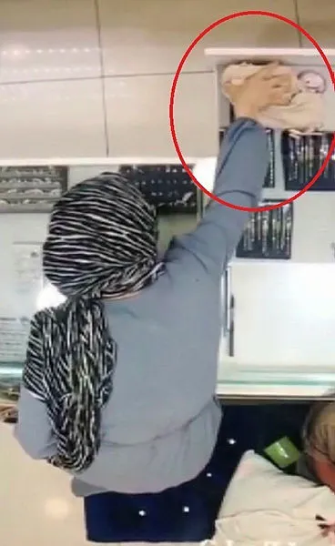 5-kez-kiyafet-4-kez-otobus-degistirdi-hirsiz-kadin-kendisini-yakalayan-polisleri-tebrik-etmis-1597851802031.jpg 5 kez kıyafet, 4 kez otobüs değiştirdi... Hırsız kadın kendisini yakalayan polisleri tebrik etmiş!-2