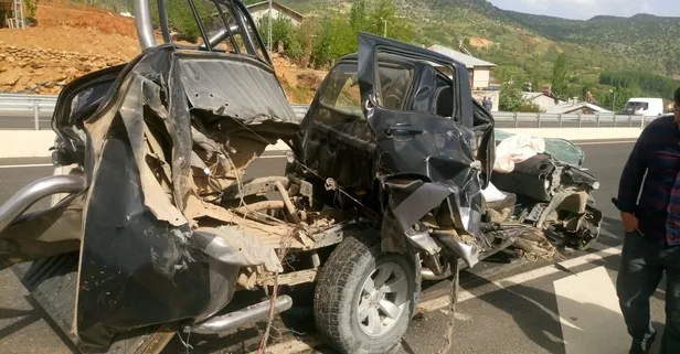 Araç hurdaya döndü! Sürücü sağ çıktı