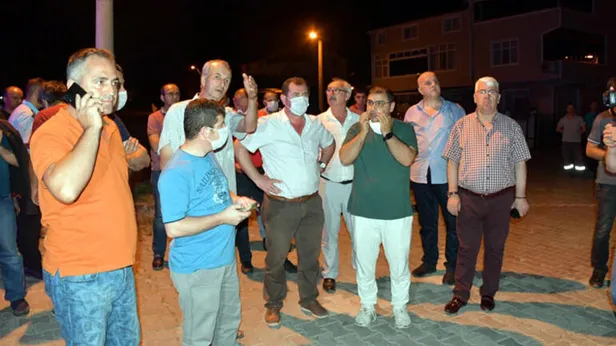 Son dakika... Depoda patlama! Ekipler, çevreye sızan kimyasal maddeyle mücadele ediyor-4