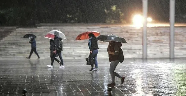 Son dakika: İstanbul’da sağanak yağış etkili oldu