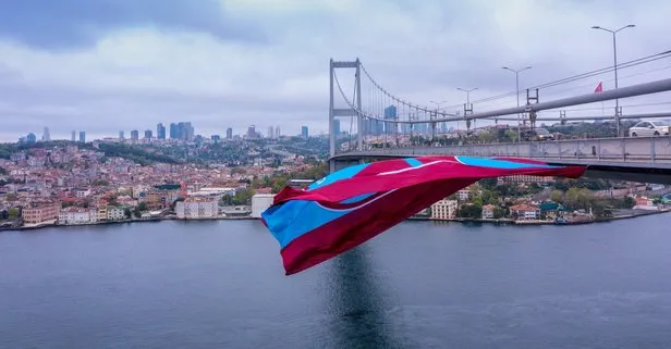 Trabzonspor bayrağı İstanbul Boğazı’nda