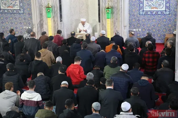 Deprem bölgesinde Miraç Kandili idrak edildi | Eller semaya açıldı! "İnşallah bir daha böyle acılar yaşamayız" - 6