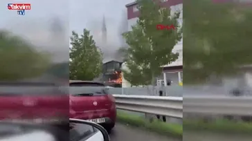 Son dakika: Pendik'te 3 katlı ahşap binada yangın!